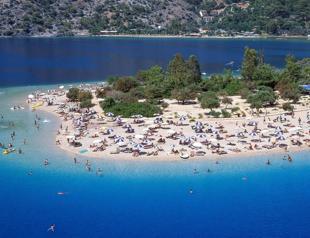 Virus measures to back tourism recovery in 2021: Expert