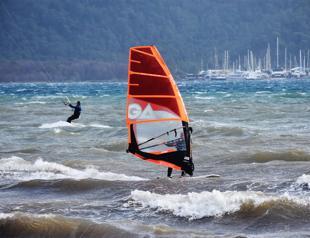 Surfers flock to beaches in Turkey’s Marmaris district