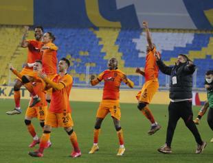 Galatasaray beat Fenerbahçe 1-0 at Kadıköy