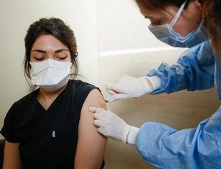 Turkey’s health workers set to receive second dose of virus vaccine