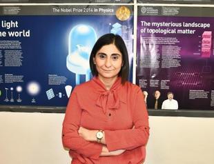 Scientist urges girls to ‘never give up’