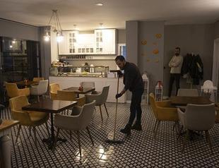 Authorities considering reopening restaurants on limited visitor basis