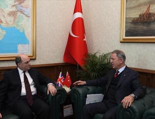 Turkish, British defense ministers discuss cooperation