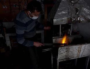 Turkish knifesmith keeps up tradition