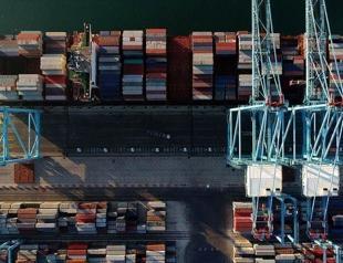 Turkeys foreign trade gap narrows 32.8% in January