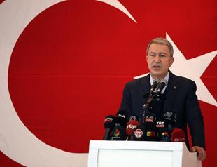Turkish army ready to fight ISIL, but US should cut support to YPG: Akar