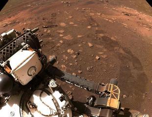 NASA’s new Mars rover hits dusty red road