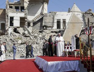Pope Francis prays for ’victims of war’ in Iraq’s Mosul
