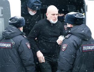 Russian police detain dozens of opposition deputies at forum