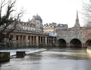 UK city where Romans bathed penalises polluting cars