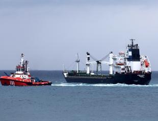 Grounded cargo ship pulled to safety in northwestern Turkey