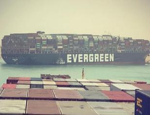 Massive cargo ship turns sideways, blocks Egypt’s Suez Canal