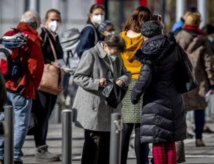 Global leaders call for new pandemic treaty