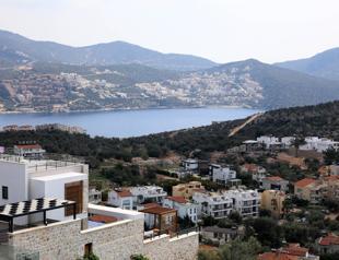 Turkey expects up to $25 billion in tourism revenues this year