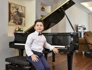 Eight-year-old Turkish piano prodigy gains success across globe