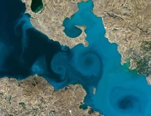Photograph of Lake Van wins NASA competition