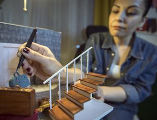 Diorama artist creates the world in her dream