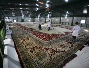 Experts restore Yıldız Palace’s 120-year-old ornate carpet
