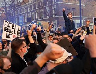 Super League in ruins as clubs pull out