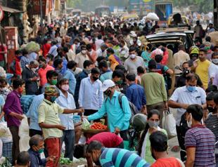 India COVID surge hits new record as oxygen runs short