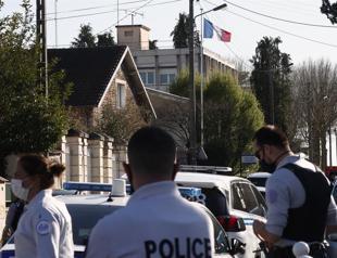 Three detained after police worker stabbed to death near Paris