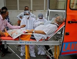 Foreign aid arrives in COVID-stricken India