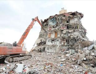 Warrants issued over İzmir quake