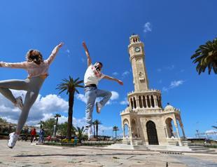 Dancers without borders take stage amid pandemic