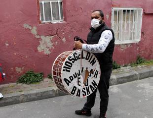 Ramadan drummer attacked with knife in Istanbul