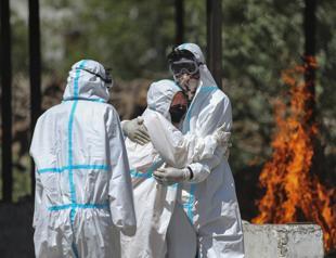 US aid arrives in India as COVID cases explode