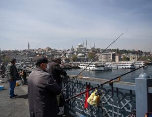 Minister favors ‘controlled’ opening after full lockdown