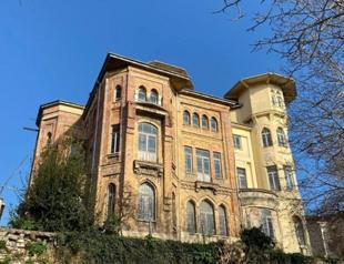 Municipality buys historic Istanbul building, vowing to make cultural space