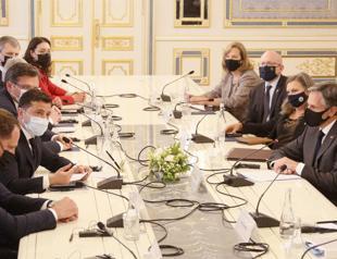 Blinken calls on Russia to cease reckless and aggressive actions against Ukraine