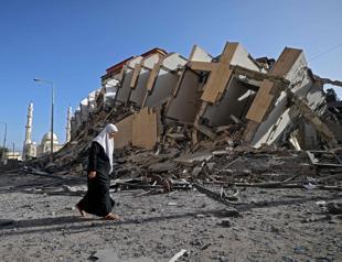 Israeli warplanes resume strikes on Gaza Strip