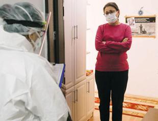 Teams try to persuade skeptics to get vaccinated