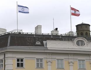 Turkish officials condemn Austria for hoisting Israeli flag