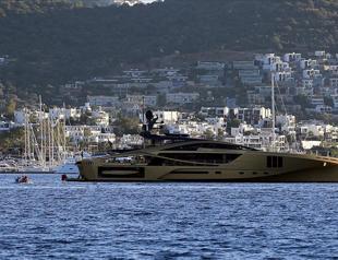 World’s first all-carbon superyacht Khalilah stands off Bodrum