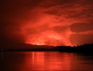 Thousands flee Goma city in DR Congo after volcano erupts