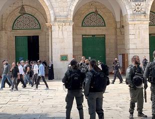 Israeli settlers storm Al-Aqsa compound in Jerusalem for second day