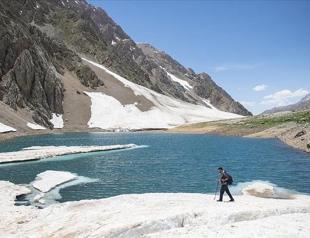 Glacial lakes in eastern Turkey enchant nature lovers