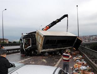 Over 20 injured in 24-vehicle pileup in İzmit