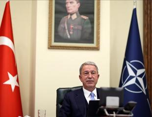 Turkish defense chief highlights Ankaras contributions to NATO meeting