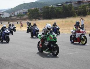 20 competed in Turkey’s first women motor speedway championship