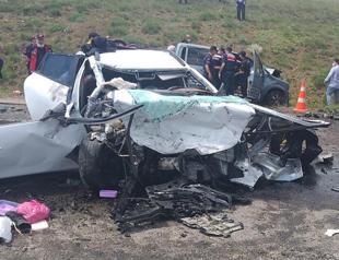 Head-on collision kills 9 people, including 3 children