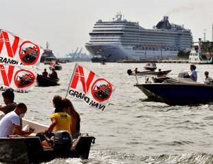 Cruise ships restart in Venice, bring environmental protests