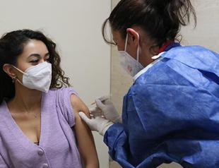 Waitresses, lawyers, drivers added to Turkey’s vaccination program