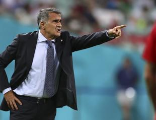 Turkey manager Güneş sorry for EURO failure, hints to go on job