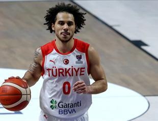 Turkish basketball team dismayed over playmaker Larkins injury