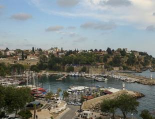 Turkey welcomes back tourists, hopes to recoup losses