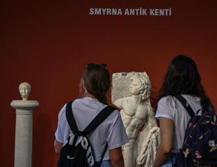 Artifacts found in ancient city of Smyrna on display in İzmir